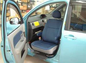 エスティマ(サイドリフトアップシート)