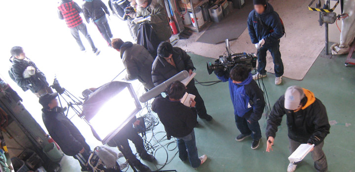 板金工場で撮影「中学生日記」